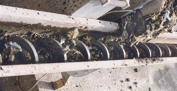 無軸，沒有中心軸，承載力小