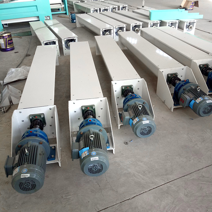 U型螺旋輸送機的輸送效率跟螺旋葉片的螺距、直徑有關